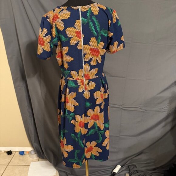 Floral Short Sleeve Dress - Picture 2 of 3